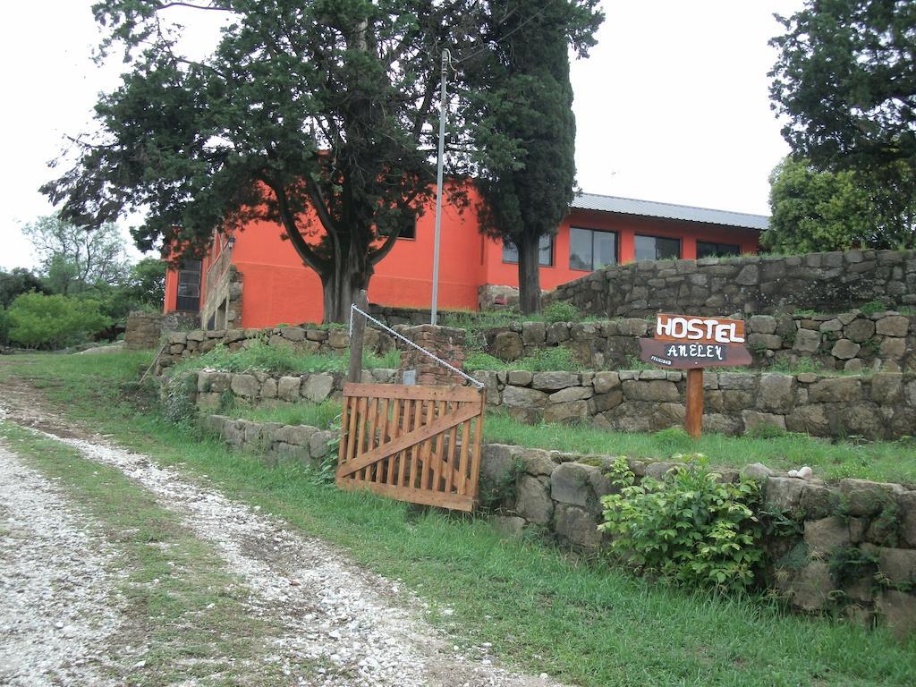 Hostel Aneley Tanti Esterno foto