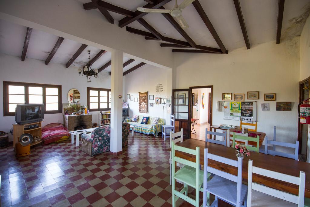 Hostel Aneley Tanti Esterno foto